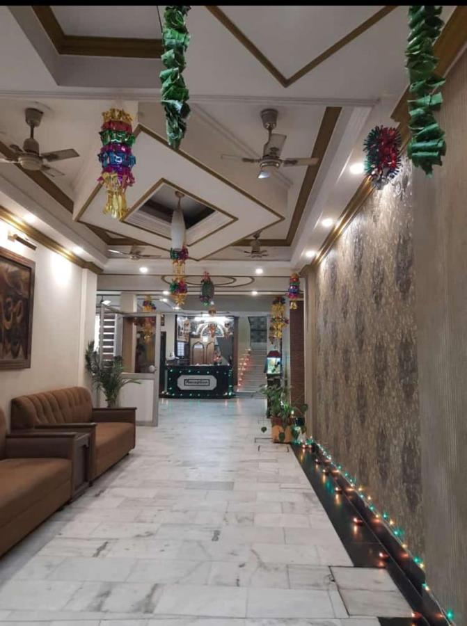 Hotel Raj Deluxe Haridwār Eksteriør bilde